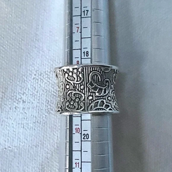 Vintage Chunky Ornate Silver Band Ring with Detailed Scrollwork Size 9.5 - Picture 3 of 4